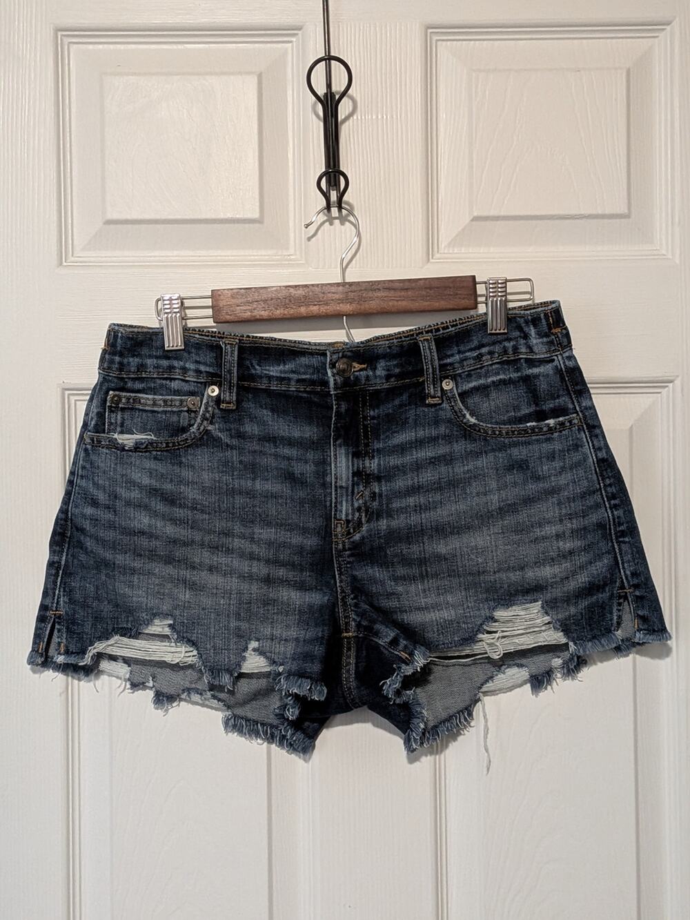 Aerie Daydream Distressed Denim Shorts Size Medium Elastic Back Waistband